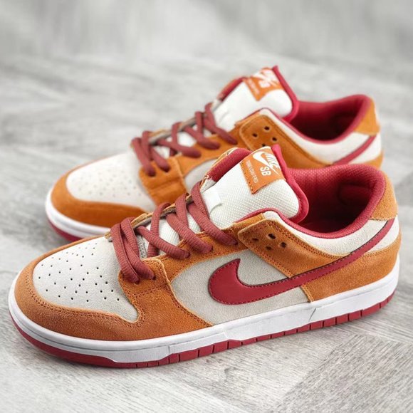 Nike SB Dunk Low Pro 